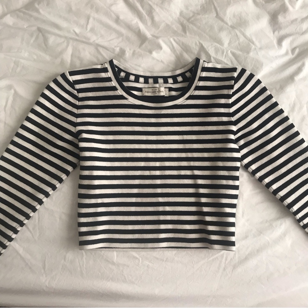 Abercrombie & Fitch crop long sleeve